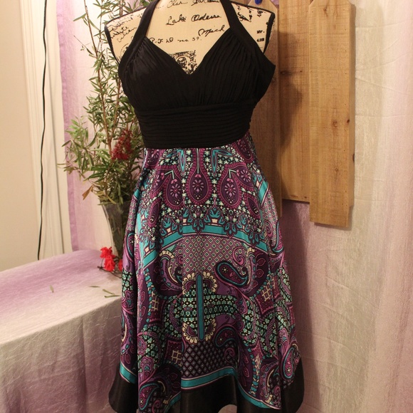 Signature by Sangria Dresses & Skirts - 🔥REDUCED 🔥 NWT Signature by Sangria Handkerchief Halter Dress